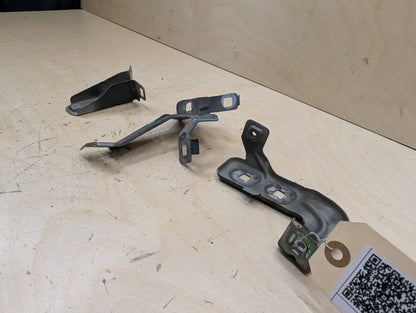 15-20 OEM BMW F80 F82 F83 M3 M4 Left Driver Fender Bracket Mount Carrier SET