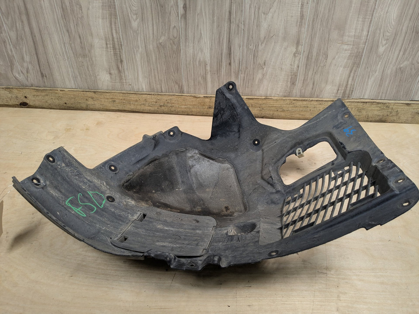 OEM BMW G30 530 540 M550 Left Driver Side Fender Liner Wheel Splash Shield