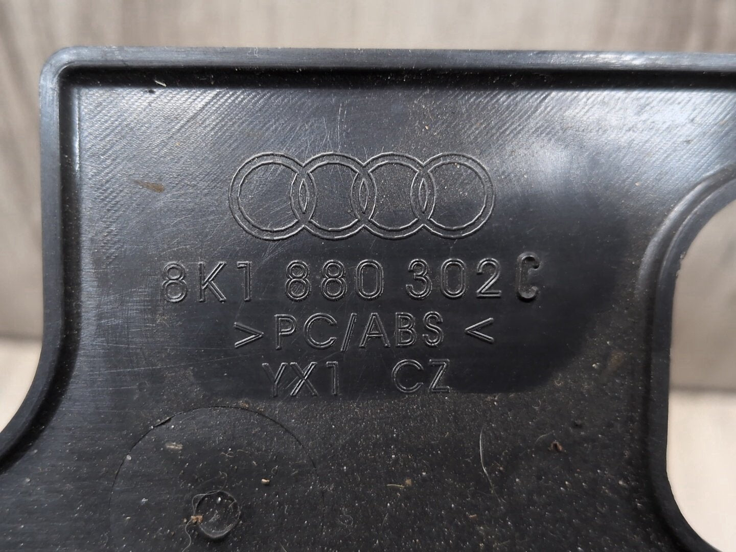 2008-2017 Audi S5 8T Dashboard Dash Board Panel Glove Box Assemly 8K1880302C