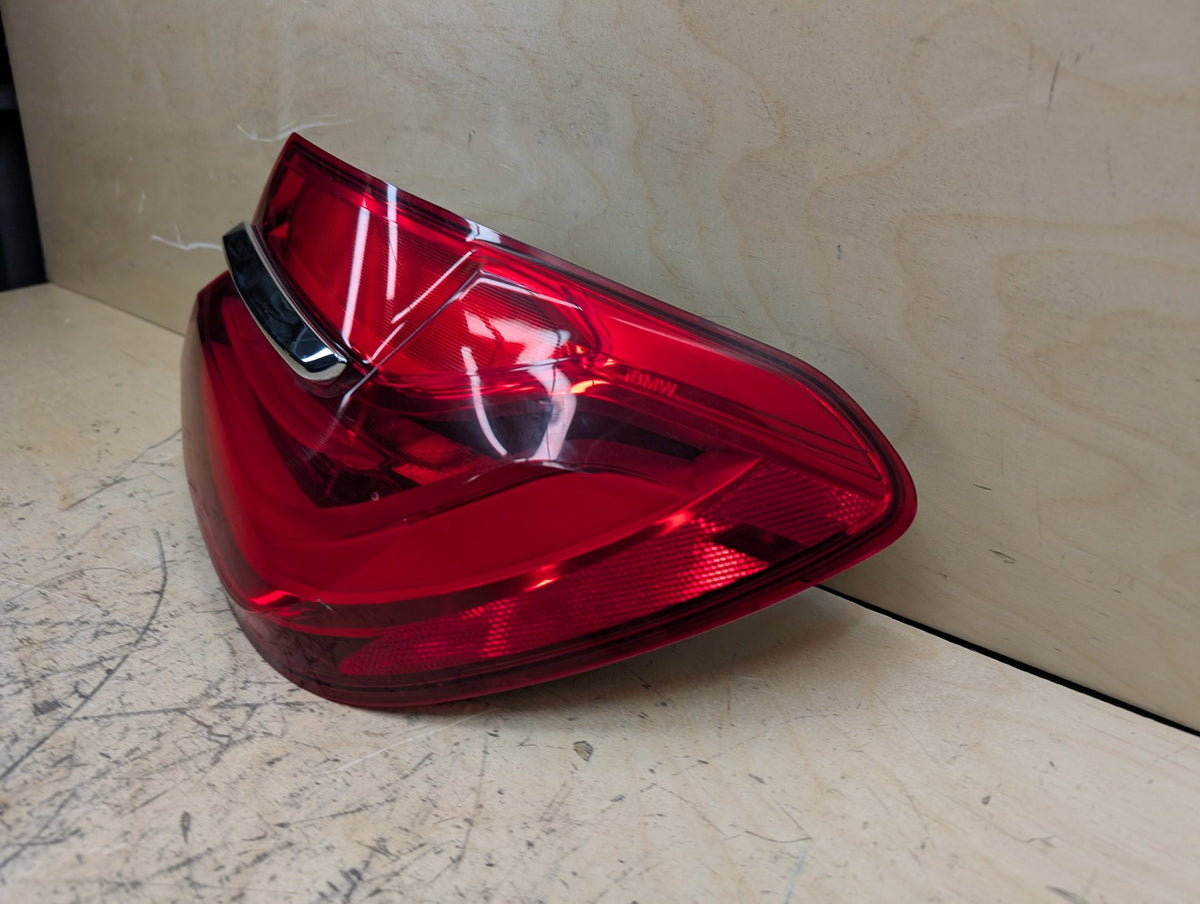 16-19 OEM BMW G11 G12 740 750 M760 B7 Rear Right Passenger Outer LED Tail Light