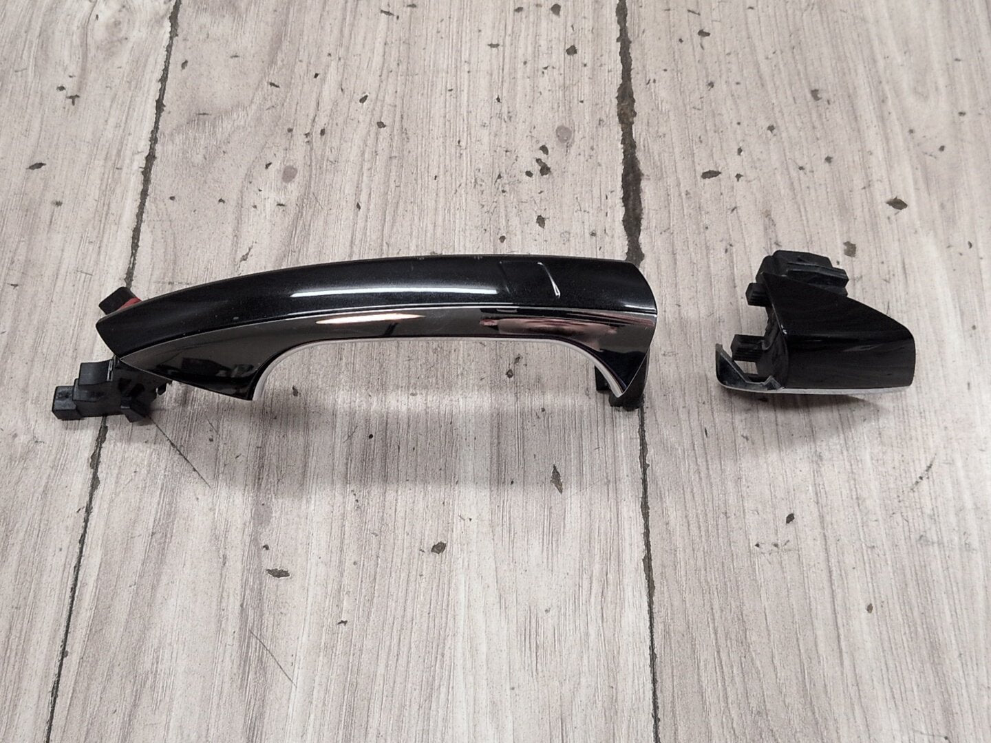 2009-2012 Mercedes-Benz E550 W212 Front or Rear Right Passenger Exterior Door Handle A2047600620 OEM