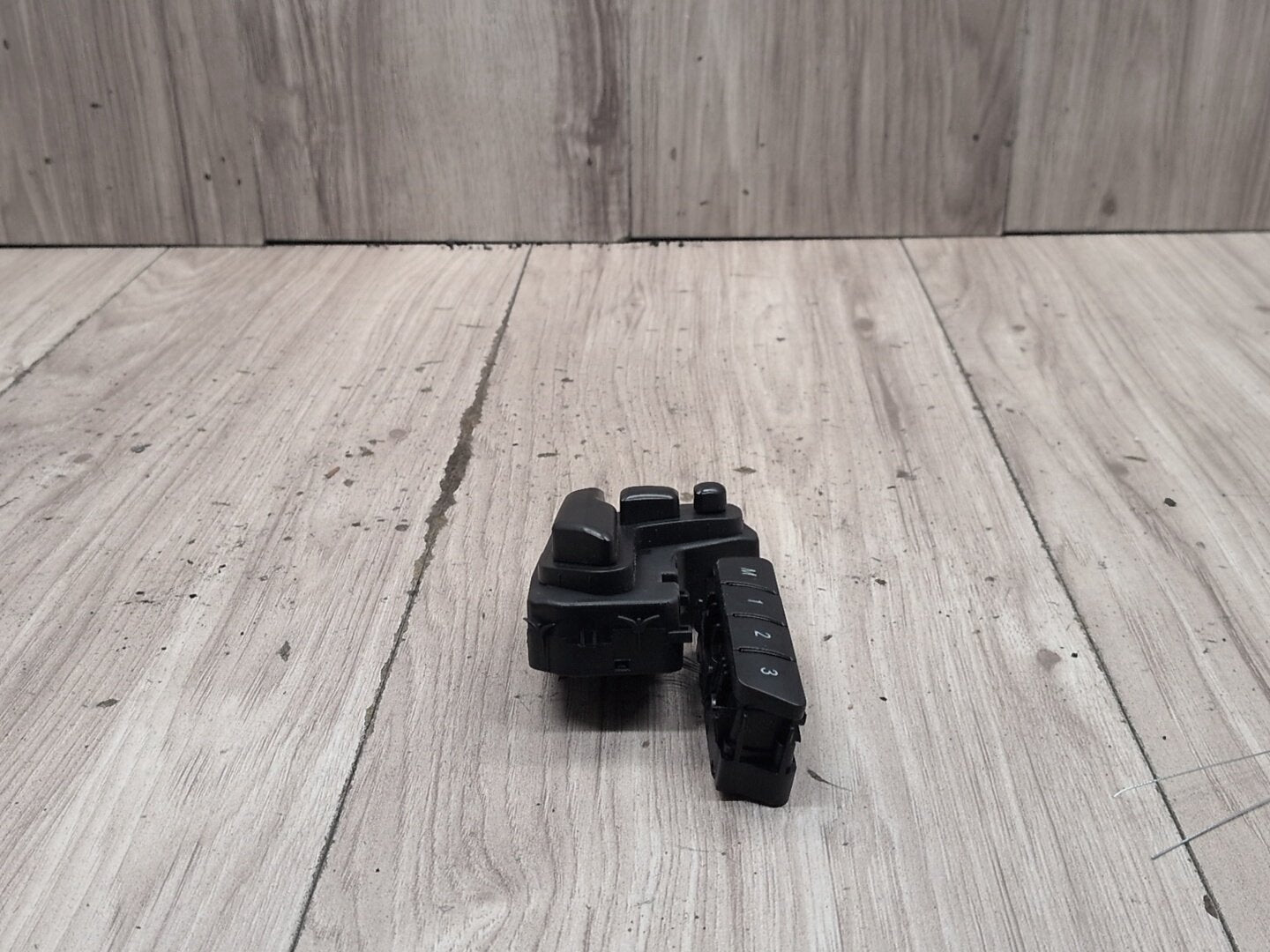 2009-2012 Mercedes-Benz E550 W212 Front Left Driver Seat Control Switch A2129069600 OEM