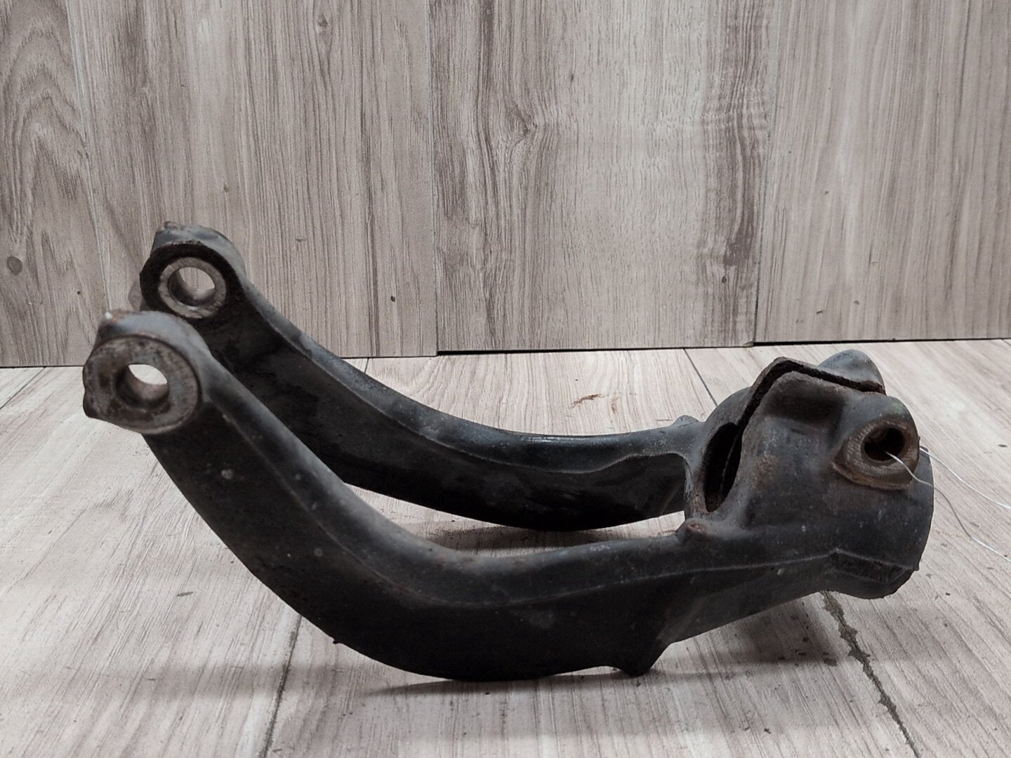 2015 - 2019 BMW X6 F86 Front Left Driver Spring Strut Shock Absorber Bracket 6851591 S63B44T2