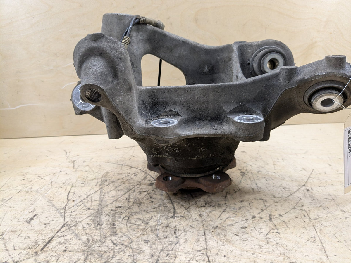 2016-2019 BMW 740i G12 Rear Right Spindle Knuckle w/ Bearing 6861136 OEM