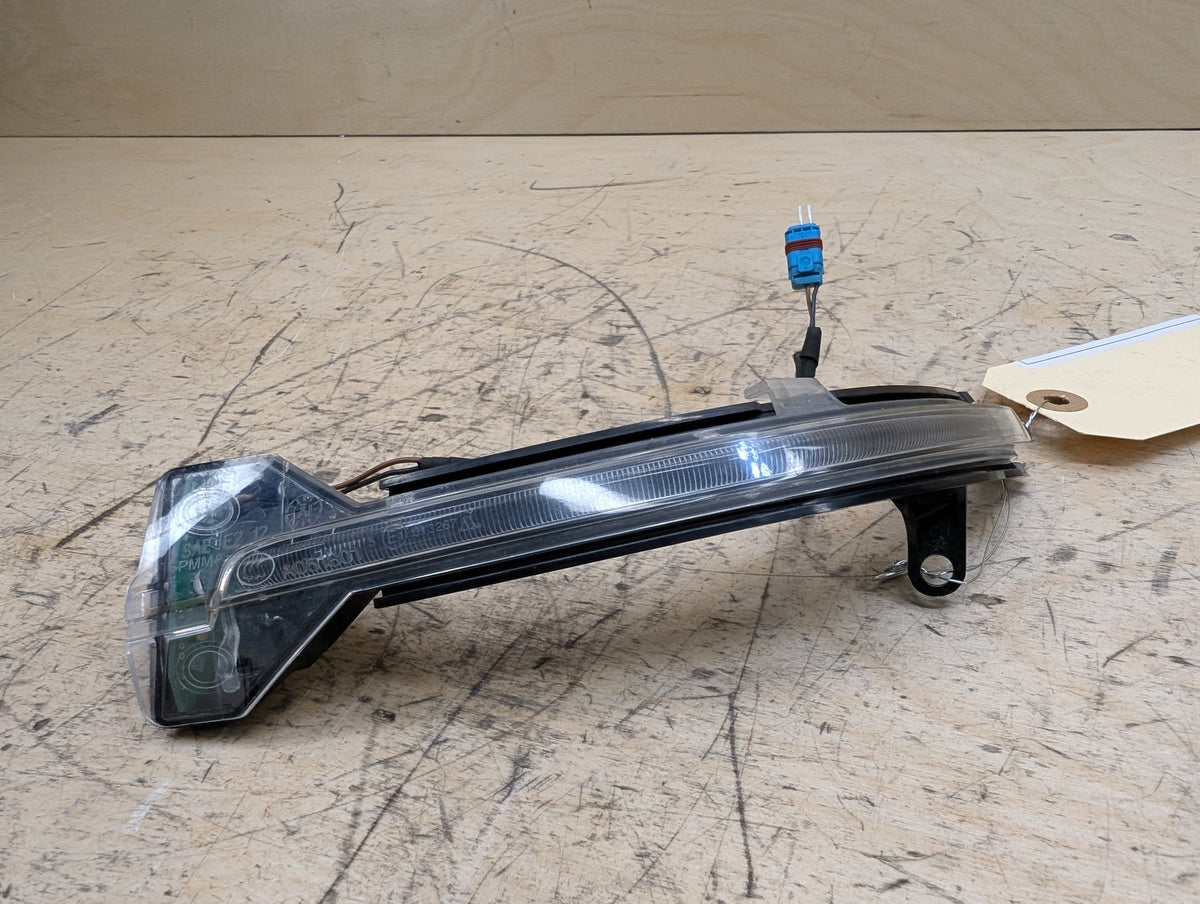 2010-2017 BMW 535i GT xDrive F07 Front Left Driver Turn Signal Light Indicator 7308535 OEM