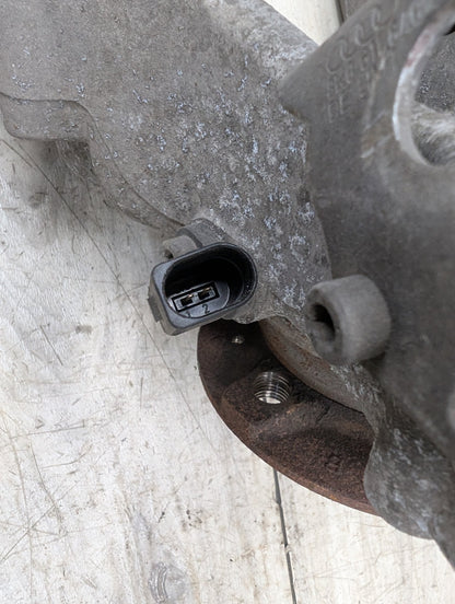 2009 - 2017 Audi Q5 8R Rear Right Passenger Spindle Knuckle w/ Bearing 8R0505432F EA888