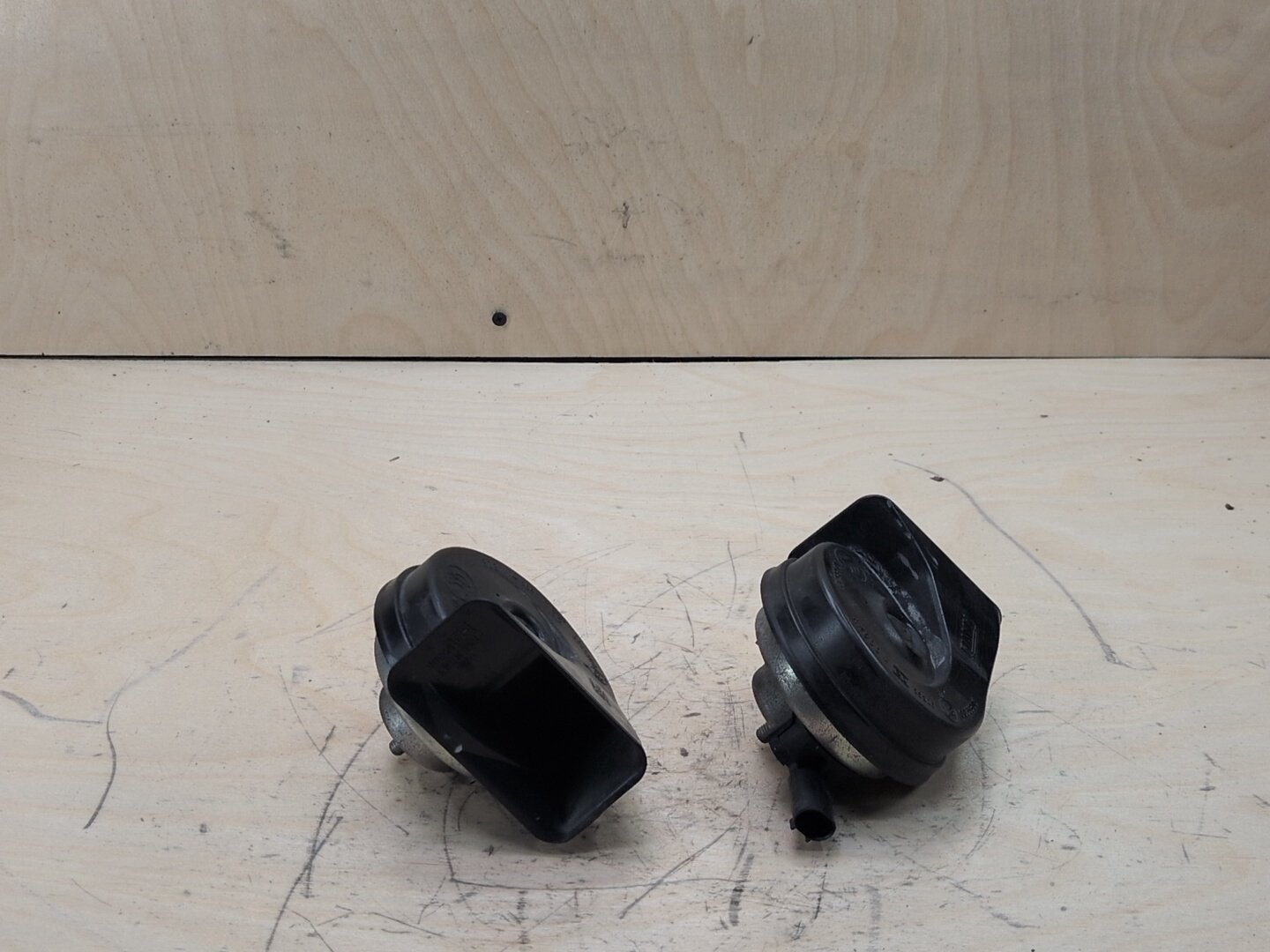 2006-2011 BMW 328i E90 Alarm Horns SET 7159420