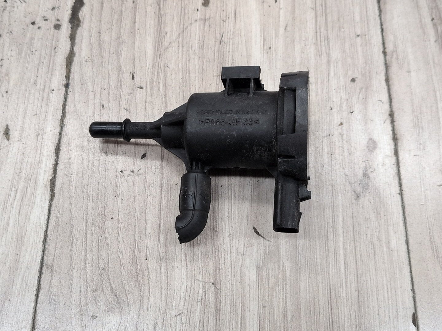 2009-2012 OEM Mercedes-Benz E550 W212 Fuel Vapor Charcoal Canister Purge Valve