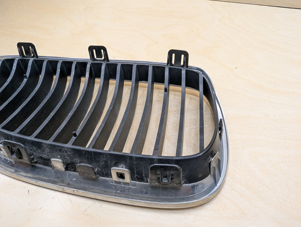 2007-2013 BMW 328i E93 Front Left Right Upper Bumper Cover Kidney Grilles SET 7157277