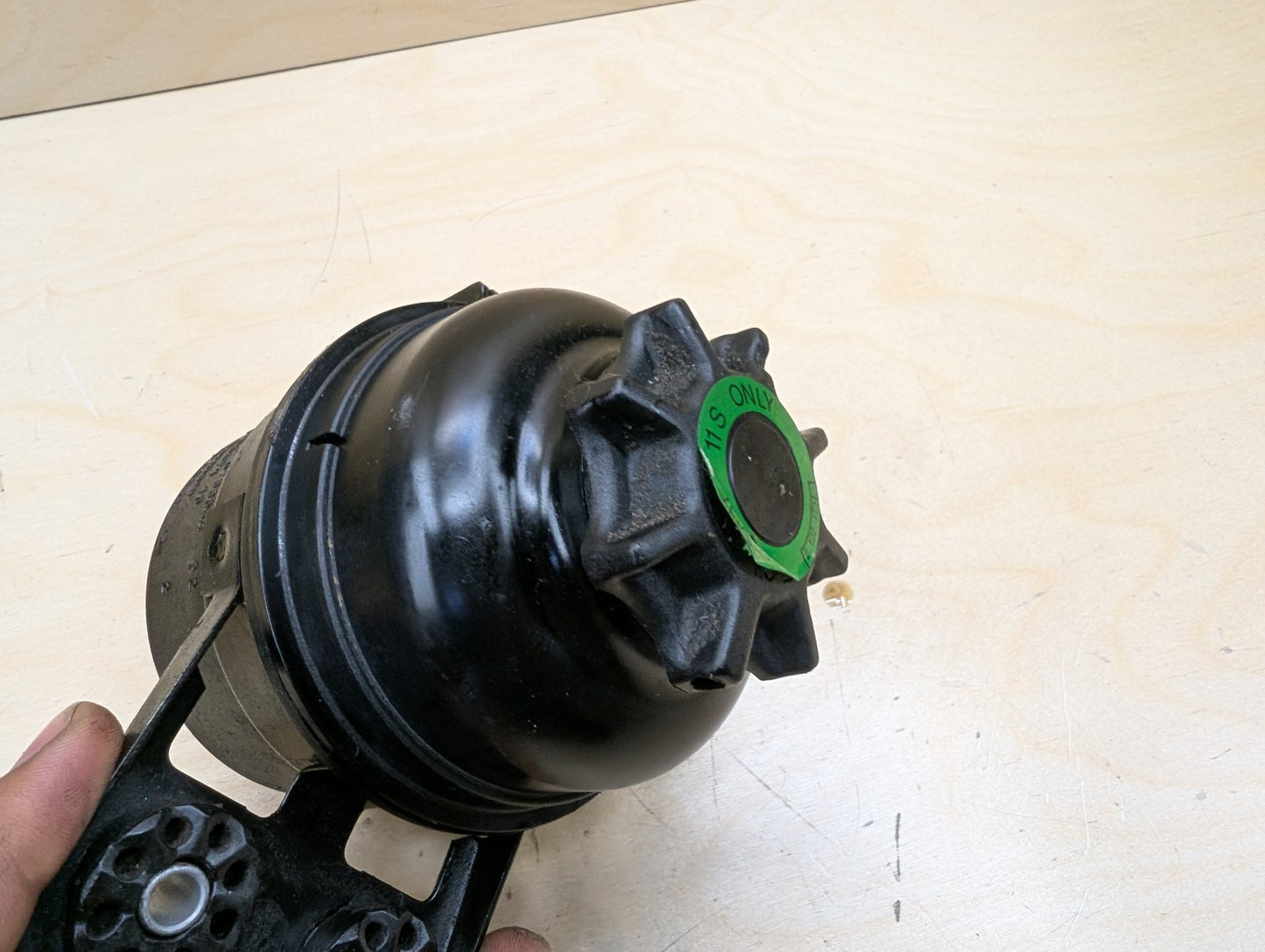2007-2013 BMW 335i E93 Power Steering Tank Reservoir 6768094