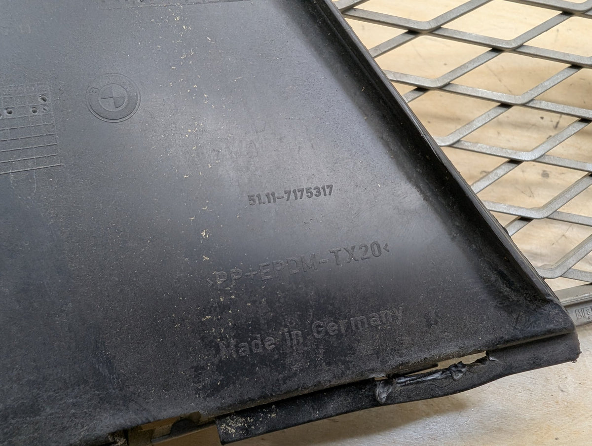 2007-2013 BMW 335i E93 Front Left Driver Bumper Cover Grille 7154721