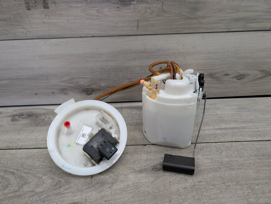 18-20 OEM BMW G30 M550iX Engine N63R Gas Tank Mount Fuel Pump w/ Sending Unit