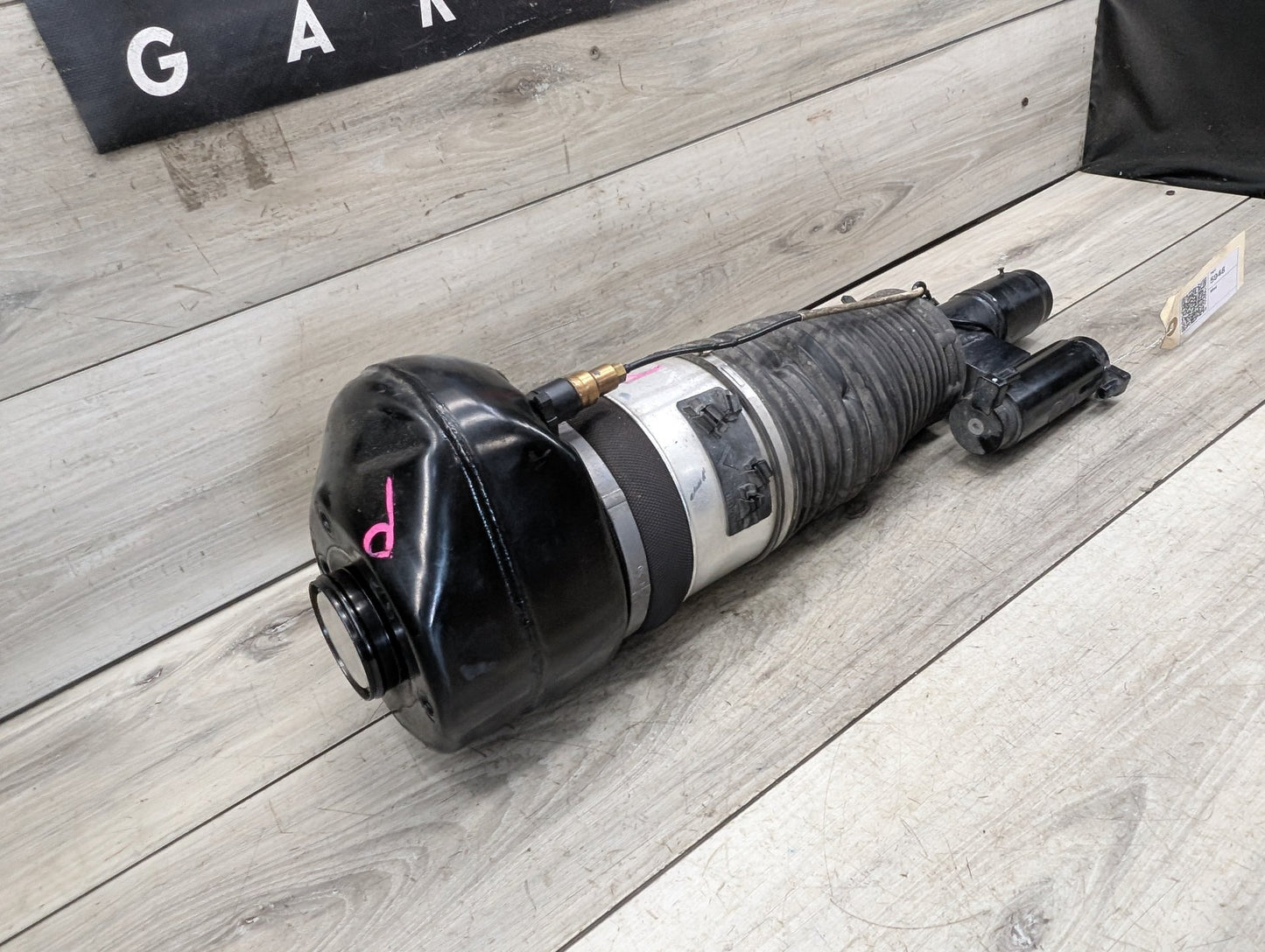 16-22 OEM BMW G11 G12 740iX 745eX 750iX B7 FRONT Right Passenger Air Shock Strut