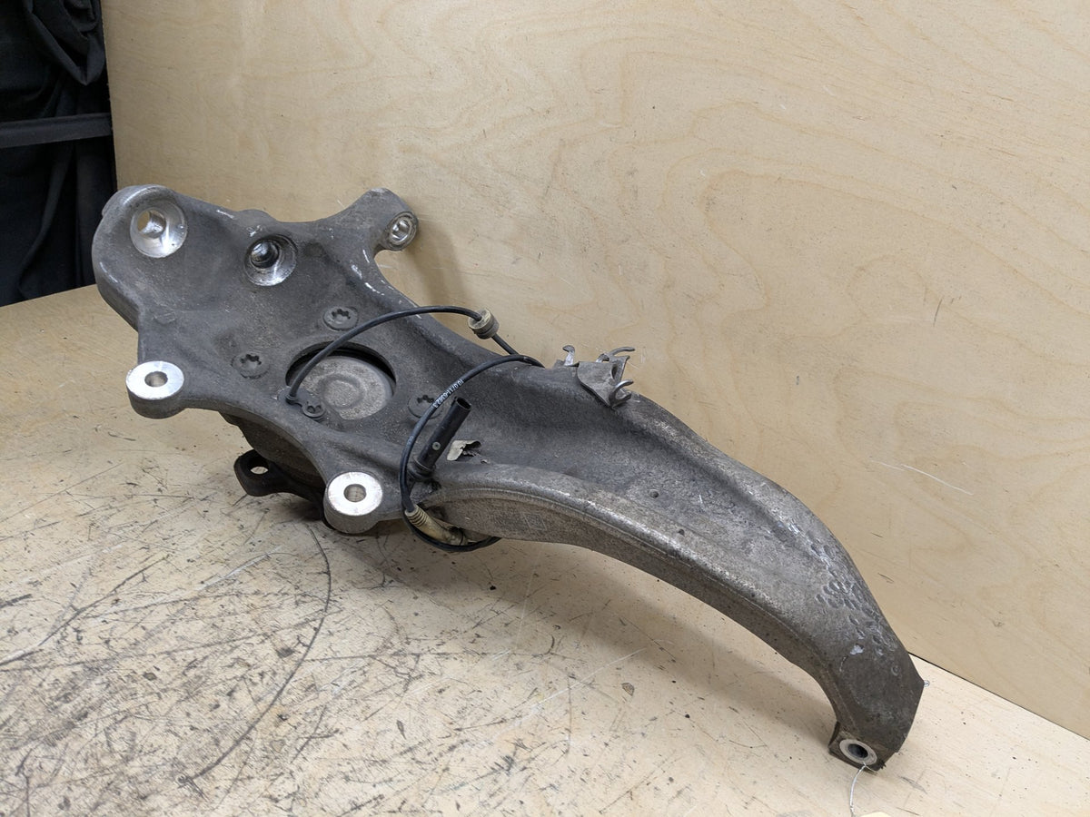 16-19 OEM BMW G11 G12 740 750 RWD Front Right Passenger Spindle Knuckle Bearing