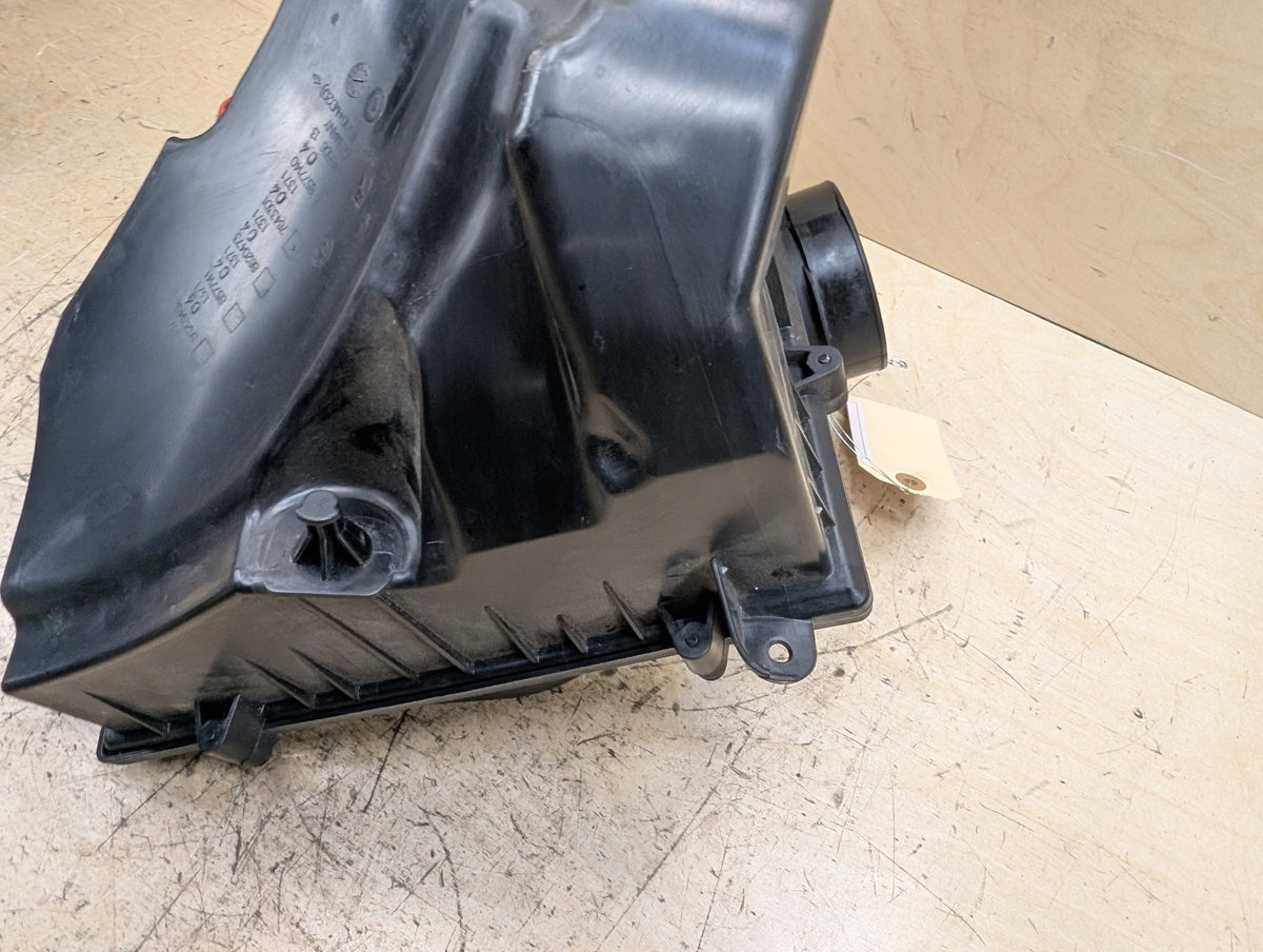 OEM BMW G05 G12 G30 540 740 Air Box Filter Cleaner Intake Resonator Muffler B58