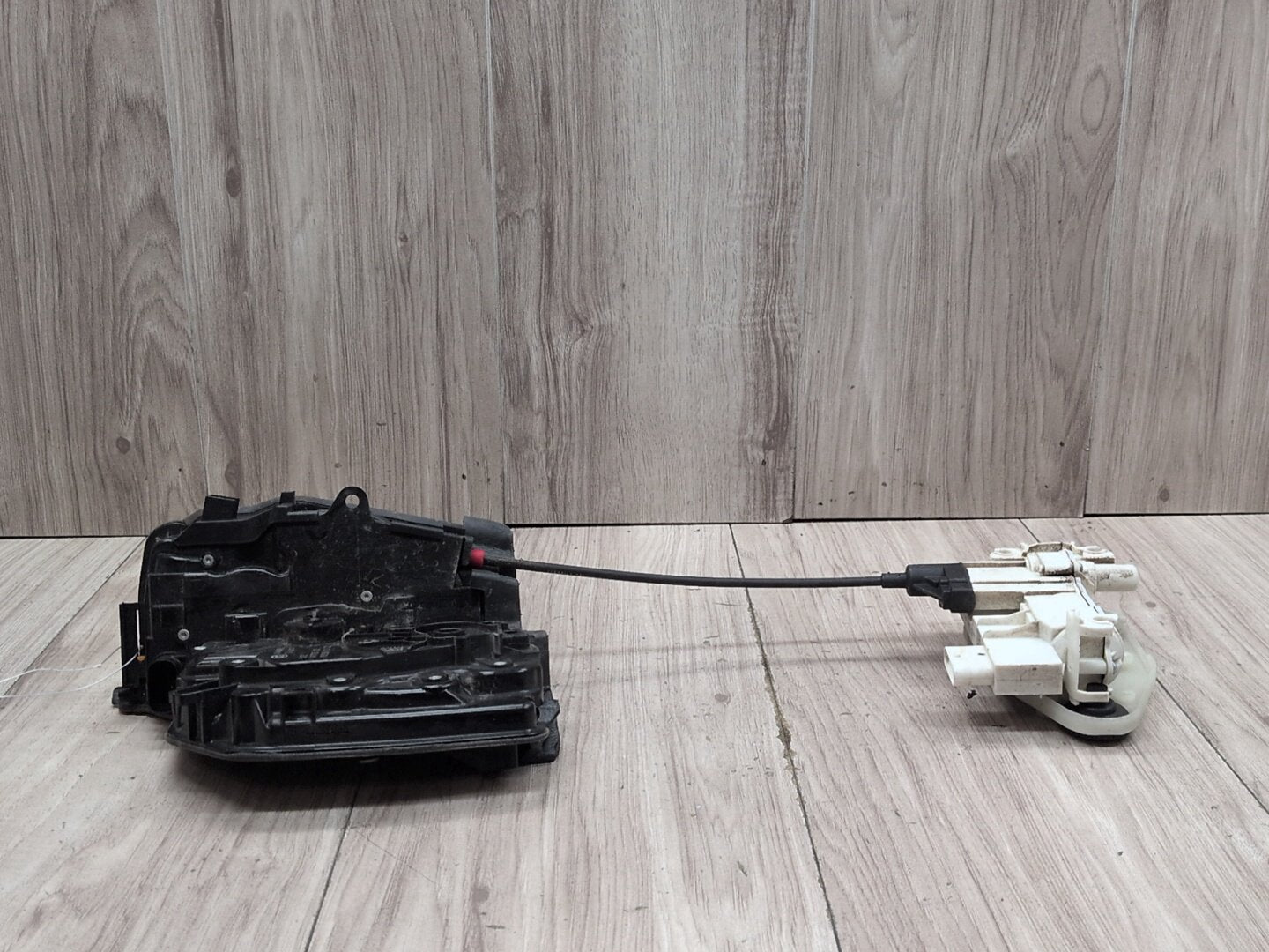 2019 - 2026 BMW X5 G05 Front Left Driver Door Latch Lock Actuator 7477705 N63B44M3