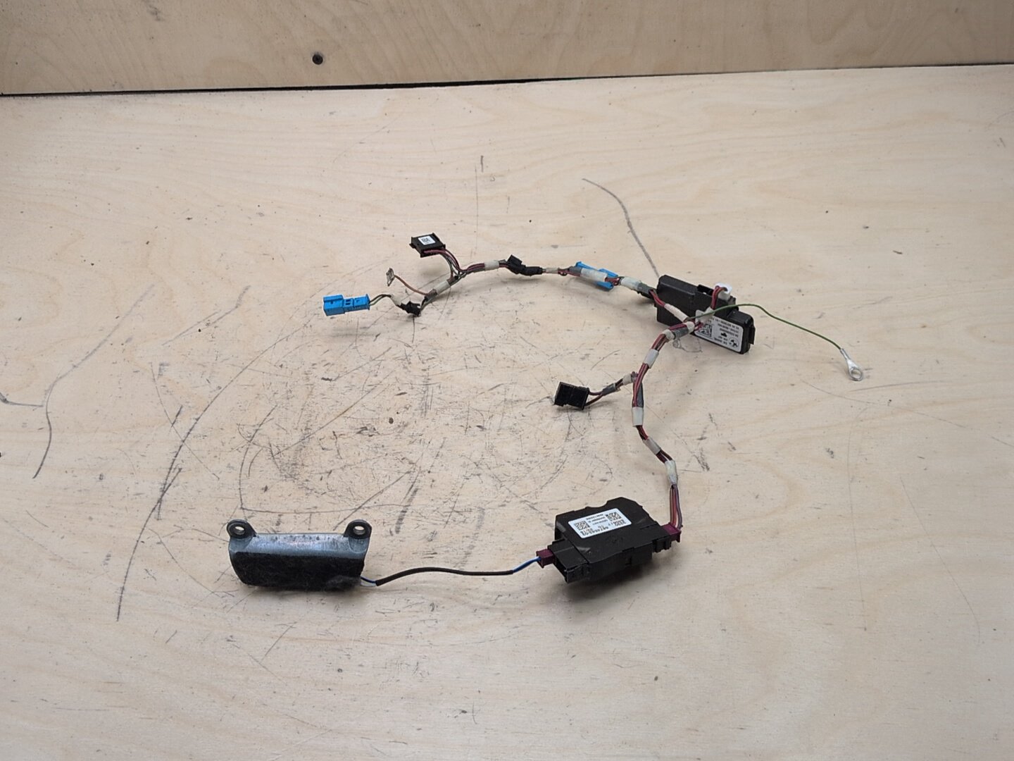 16-19 OEM BMW F90 G11 G12 740 750 Steering Wheel Touch Detection Control Module