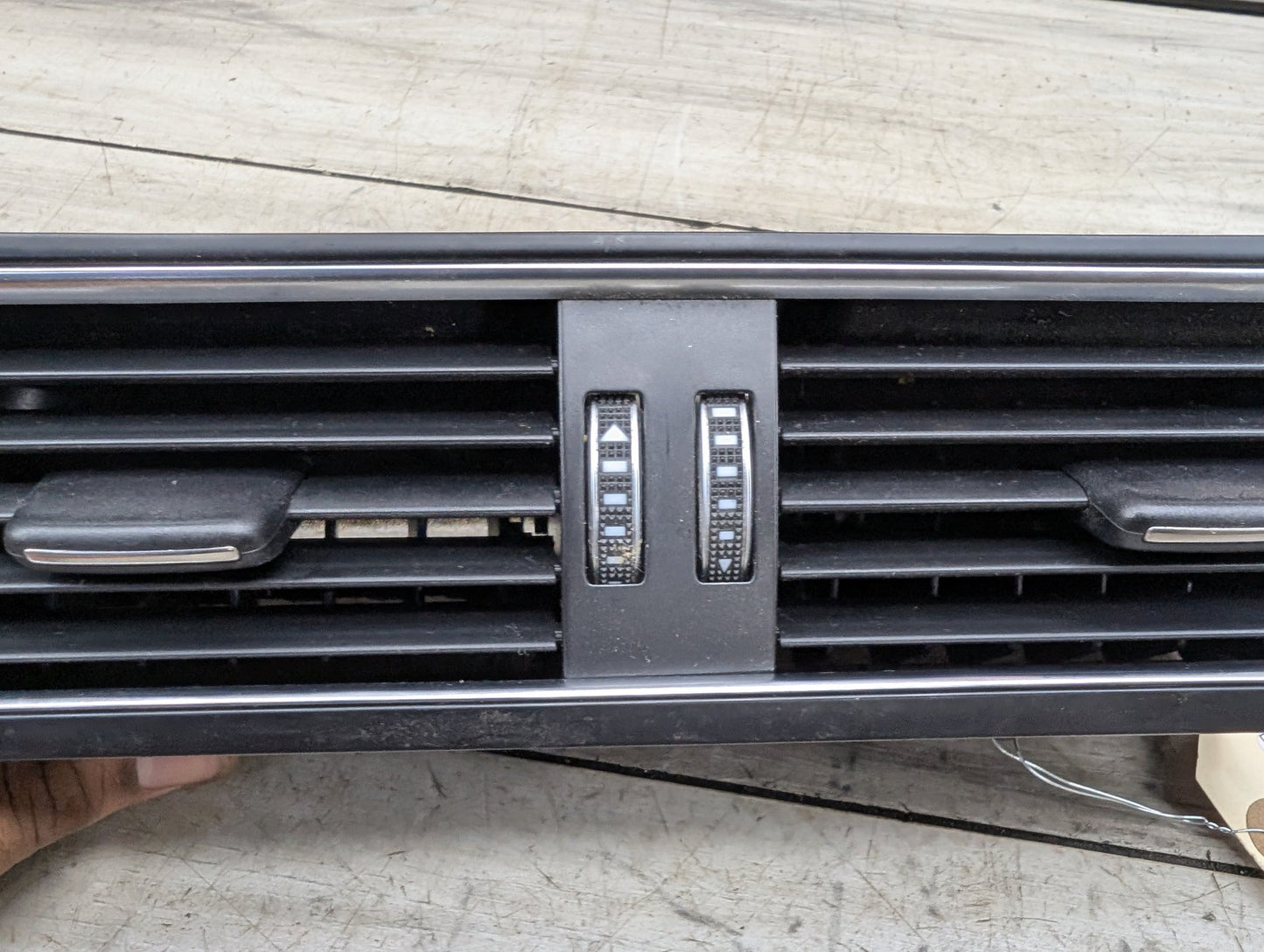 2008 - 2017 Audi S5 8T Dashboard Dash Board Middle Center Air Vent 8T1820951E