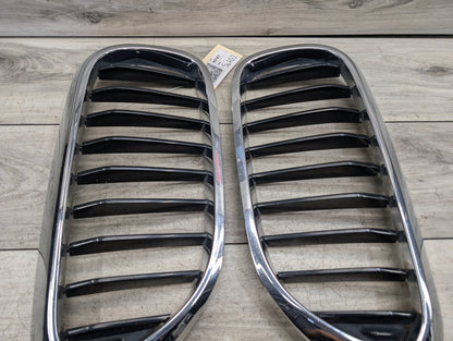 17-20 OEM BMW G30 530 540 Front Bumper Upper Kidney Grille Pair SET