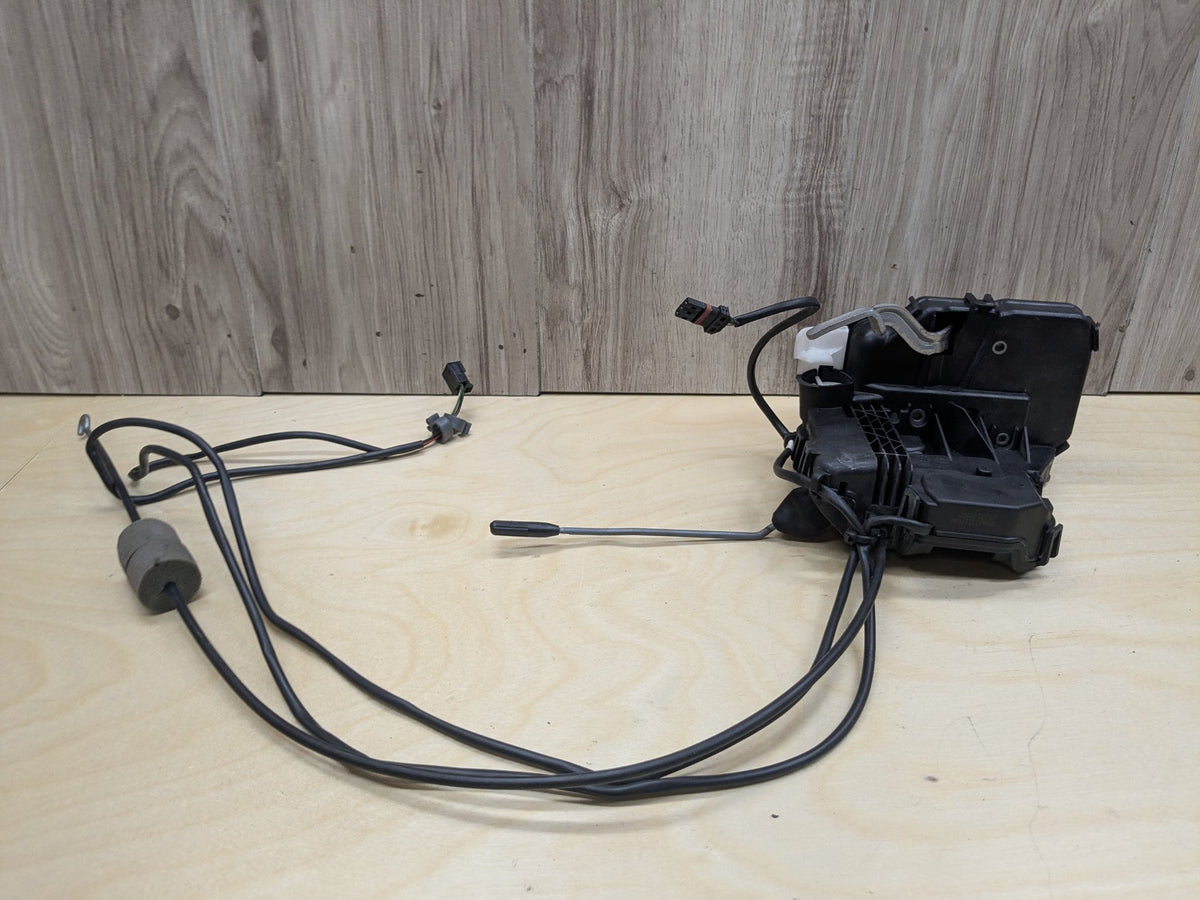 2009-2011 Mercedes-Benz SLK-Class R171 Front Left Door Latch A1717202535 OEM
