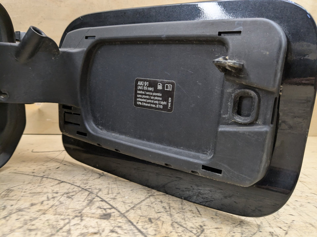 2016-2019 BMW 740i G12 Gas Cover Assembly 7358677 OEM
