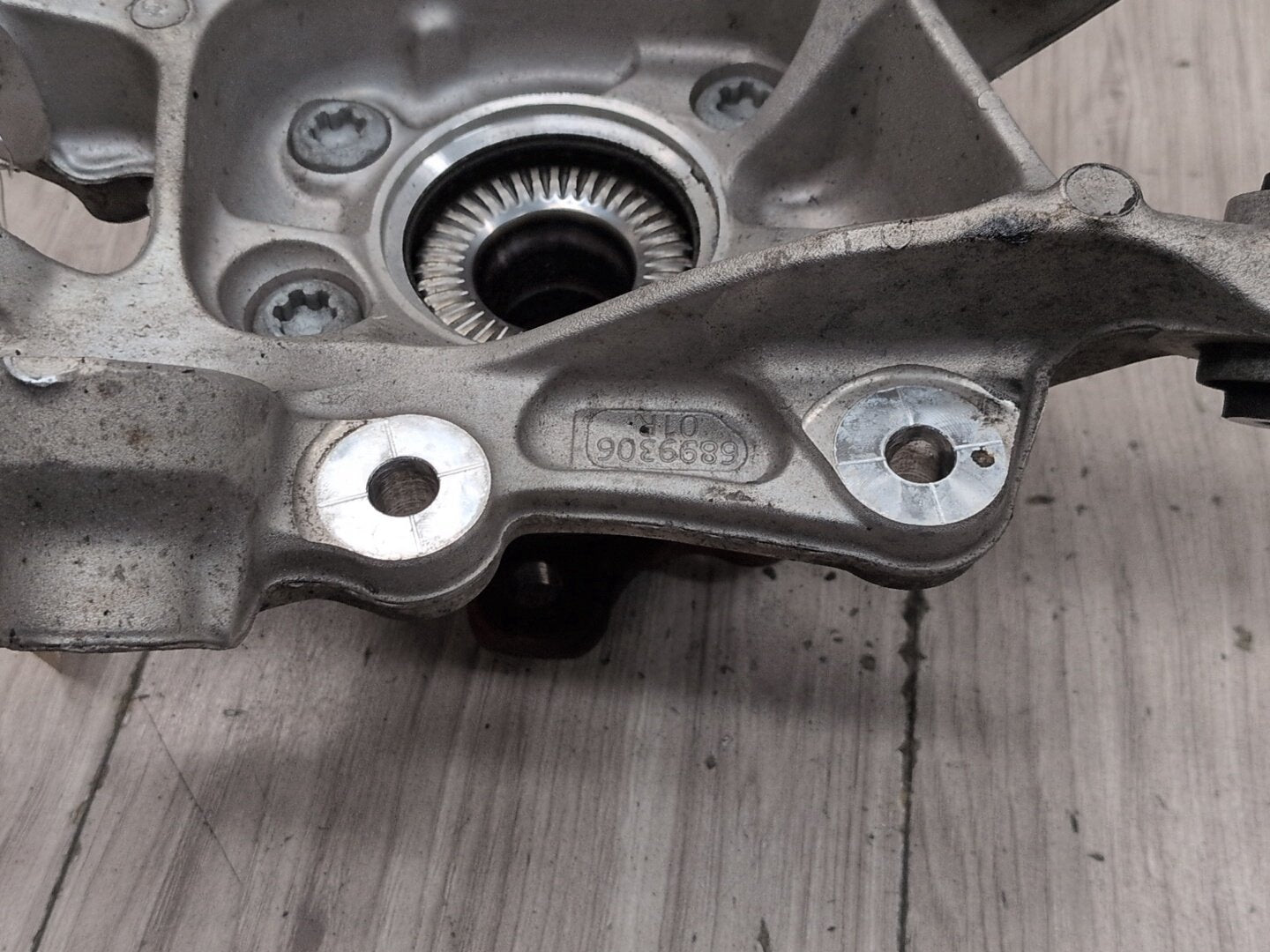 OEM BMW G20 330 M340 REAR Right Passenger Knuckle Wheel Hub Spindle Bearing