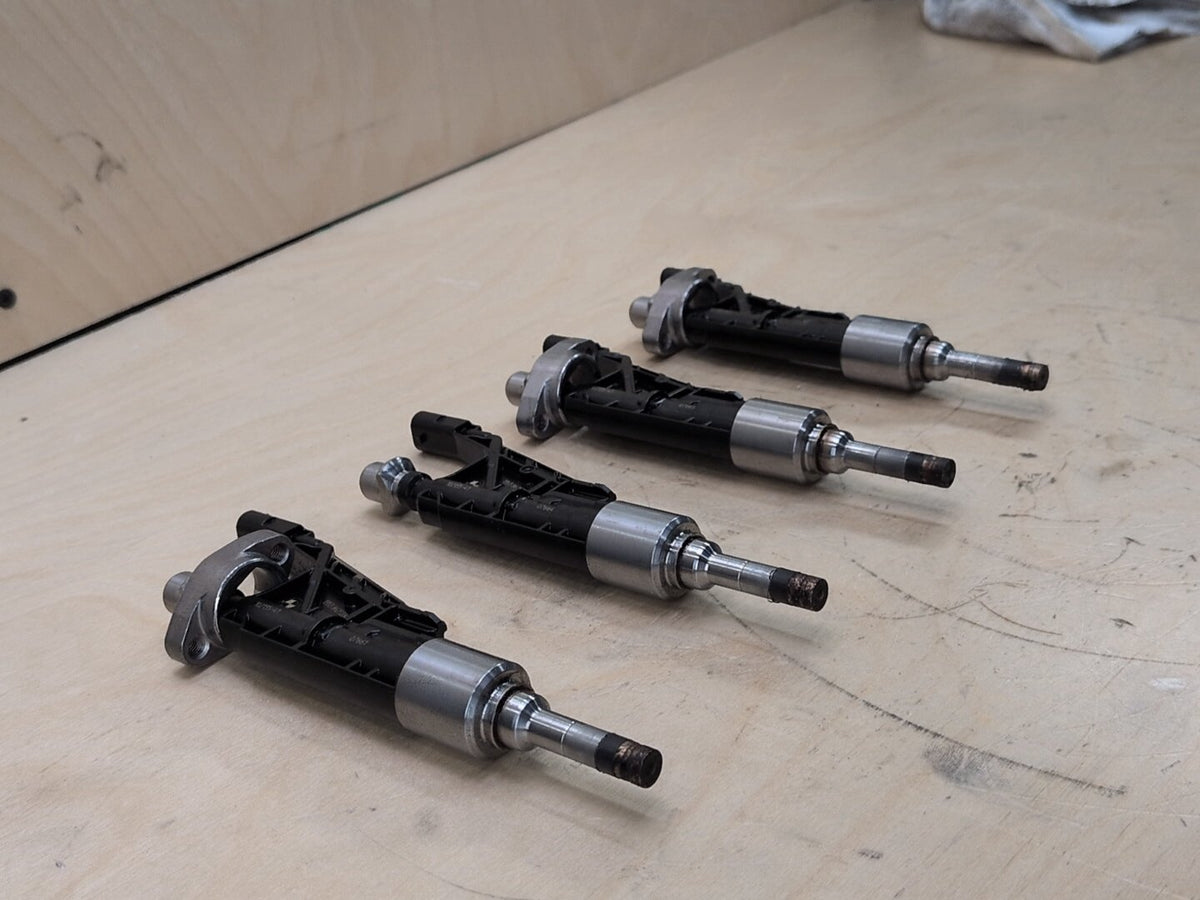 2018-2024 BMW G01 X3 B46B20O0 Engine Motor Injector SET 8625396