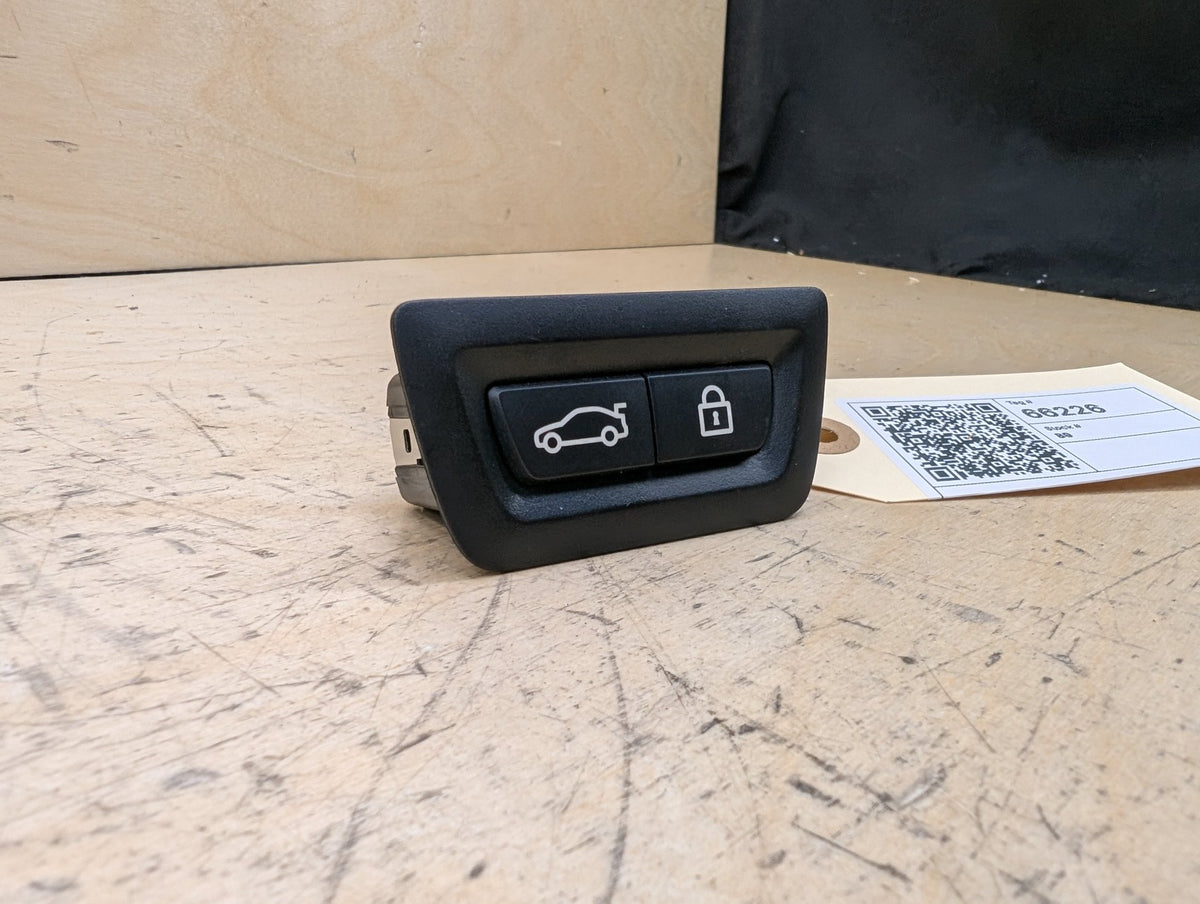 OEM BMW F02 F10 F15 F48 F90 G01 G20 G30 G80 X3 Rear Trunk Lid Center Lock Switch