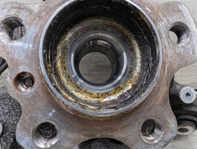 OEM BMW G01 X3 30i 30iX M40iX REAR Left Driver Knuckle Wheel Hub Spindle Bearing