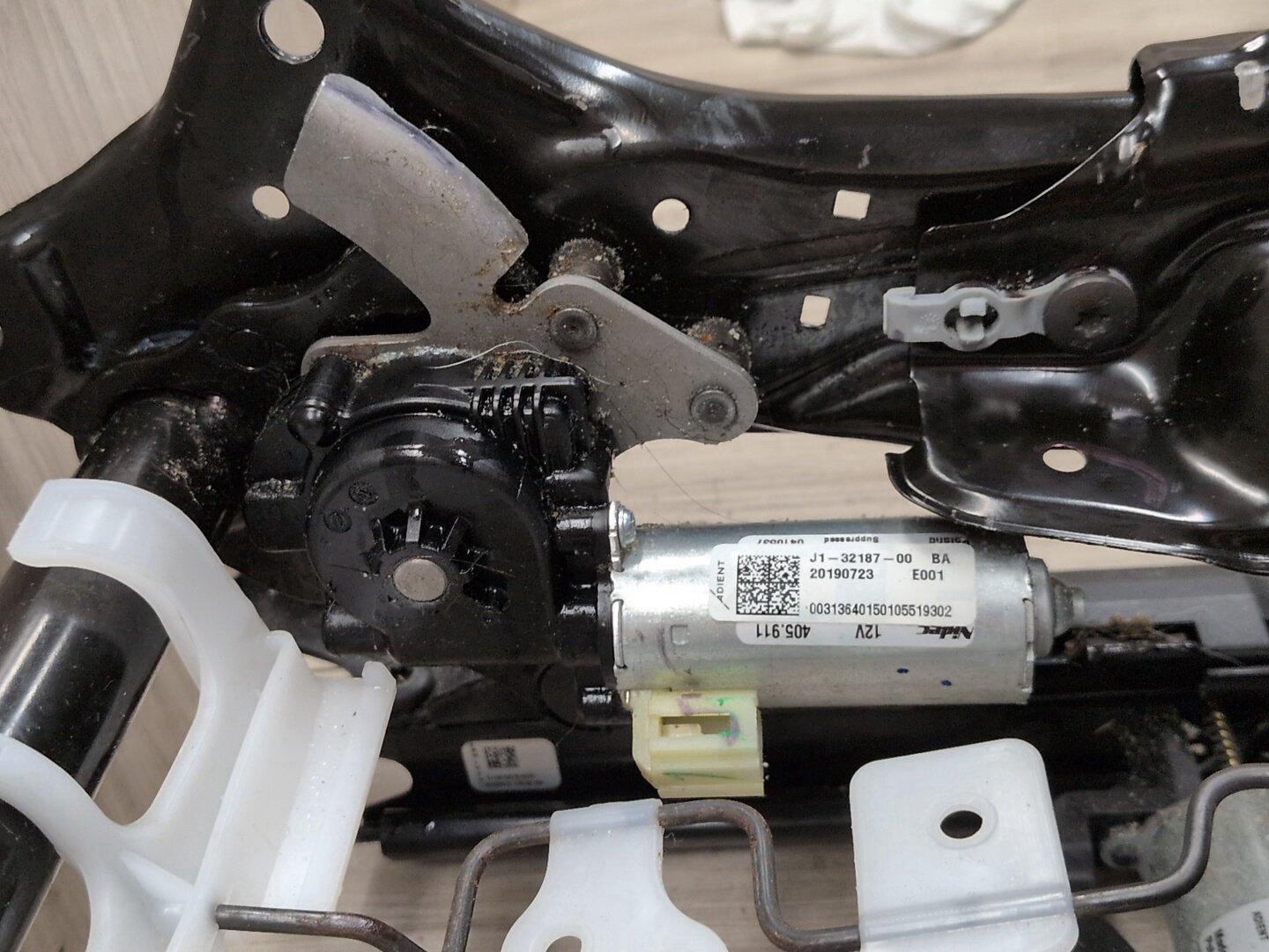 2019-2026 BMW 330i G20 Front Left Driver Seat Lower Track Frame Assembly 3013999