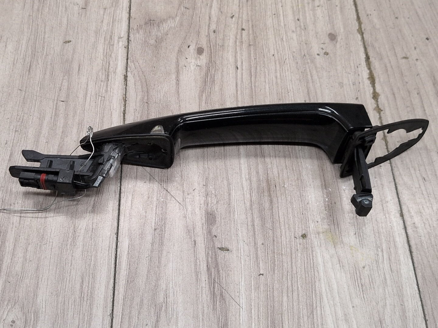 2014 - 2018 BMW X5 F85 Front or Rear Left Driver Exterior Door Handle w/ Comfort Access 7422103 S63B44T2