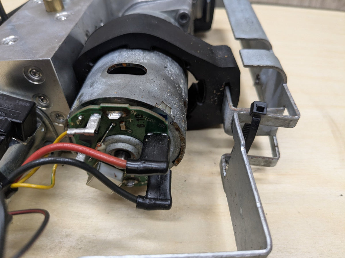 2009-2011 Mercedes-Benz SLK-Class R171 Convertible Pump Motor A1718000030 OEM