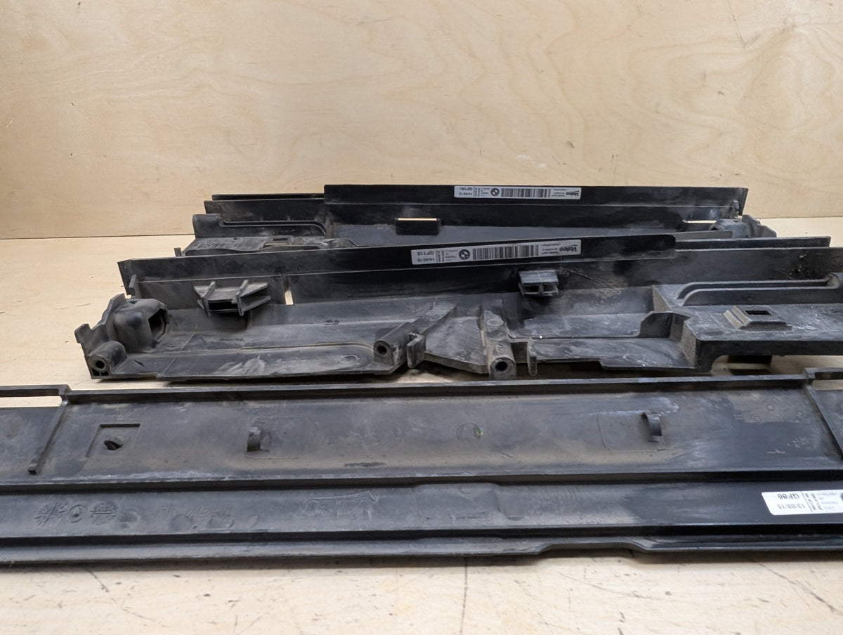 2012-2018 BMW 320i F30 Cooling Radiator Brackets SET 7600904 OEM