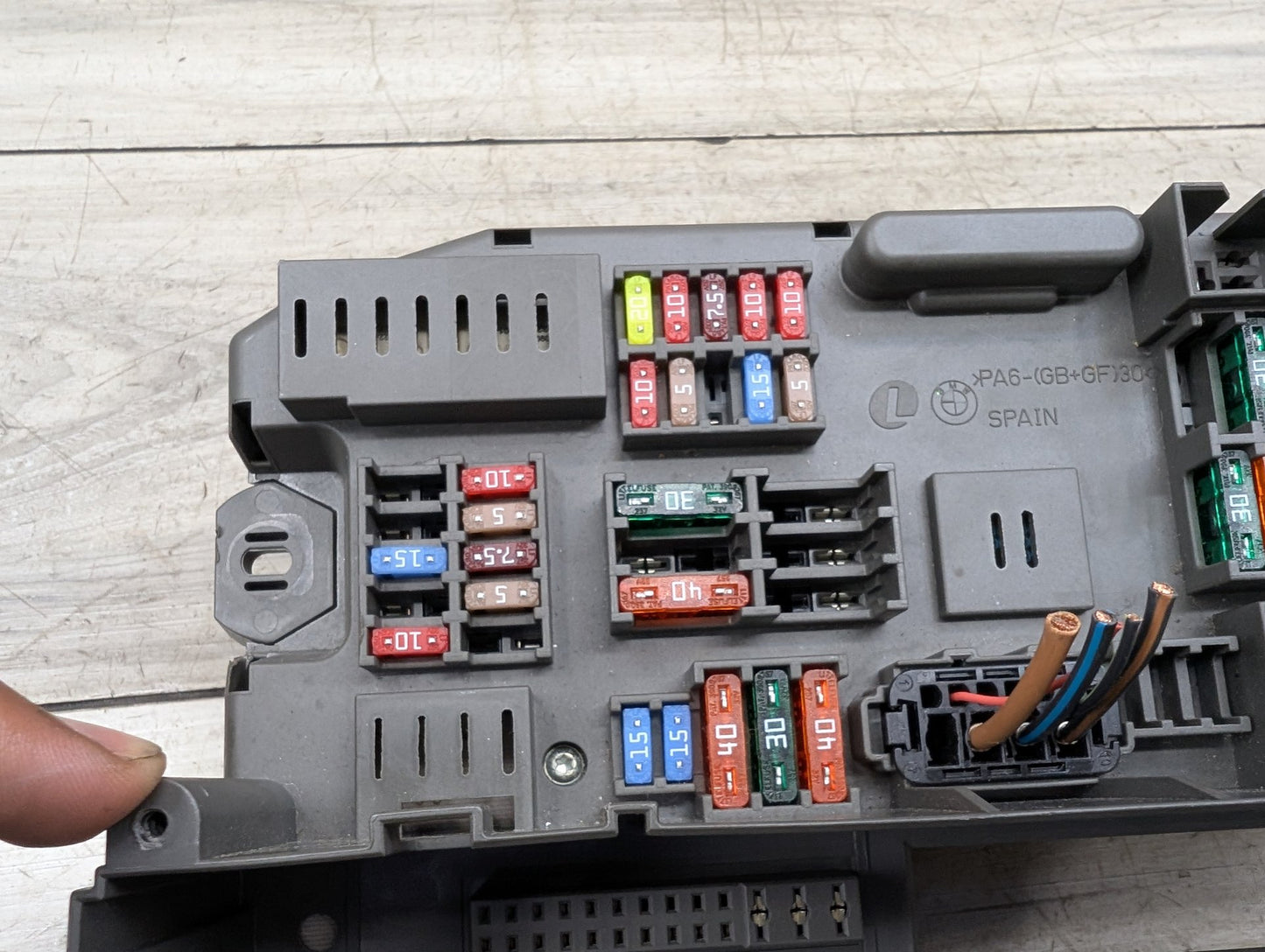 2007 - 2013 BMW X5 E70 Front Power Distribution Fuse Box 9145115 N62B48B