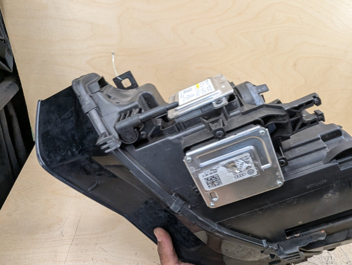 13-17 OEM Audi A5 RS5 S5 Front Right Passenger HID Xenon Headlight 8T0941032E