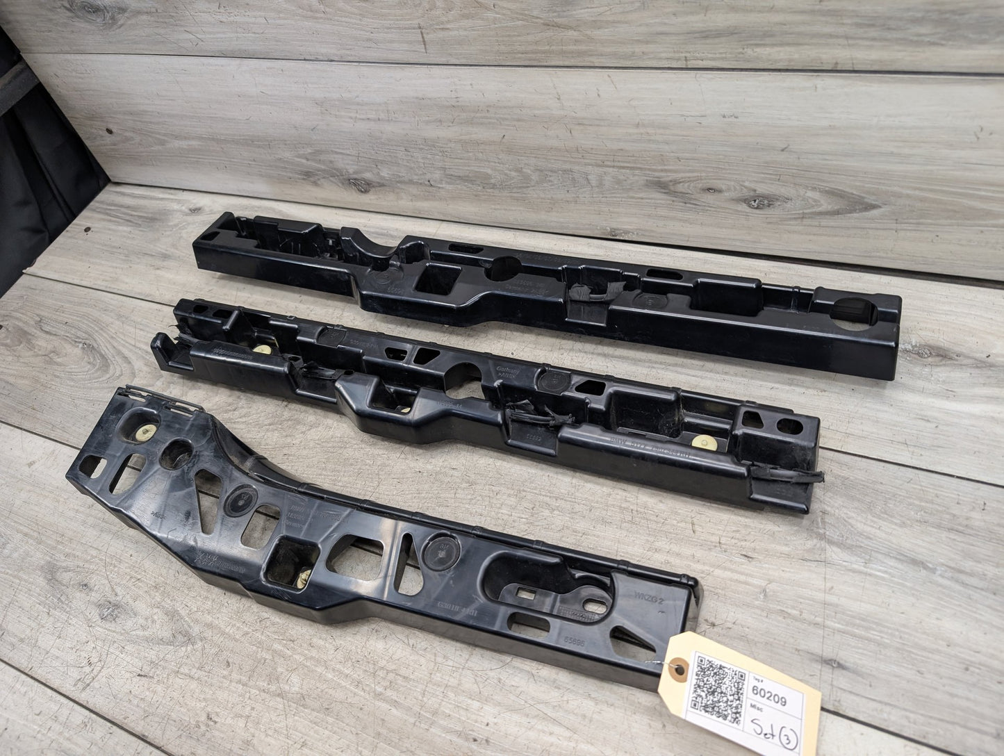 2017-2023 BMW 530i G30 Right Passenger Side Skirt Rocker Panel Brackets SET 7387348
