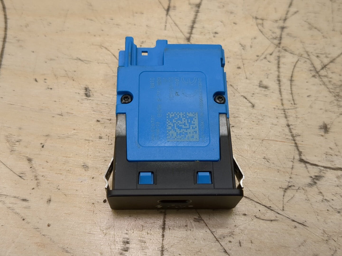 OEM BMW F44 F48 F97 G01 G05 G12 G20 G30 G80 USB Dual Type C Charger Port Socket