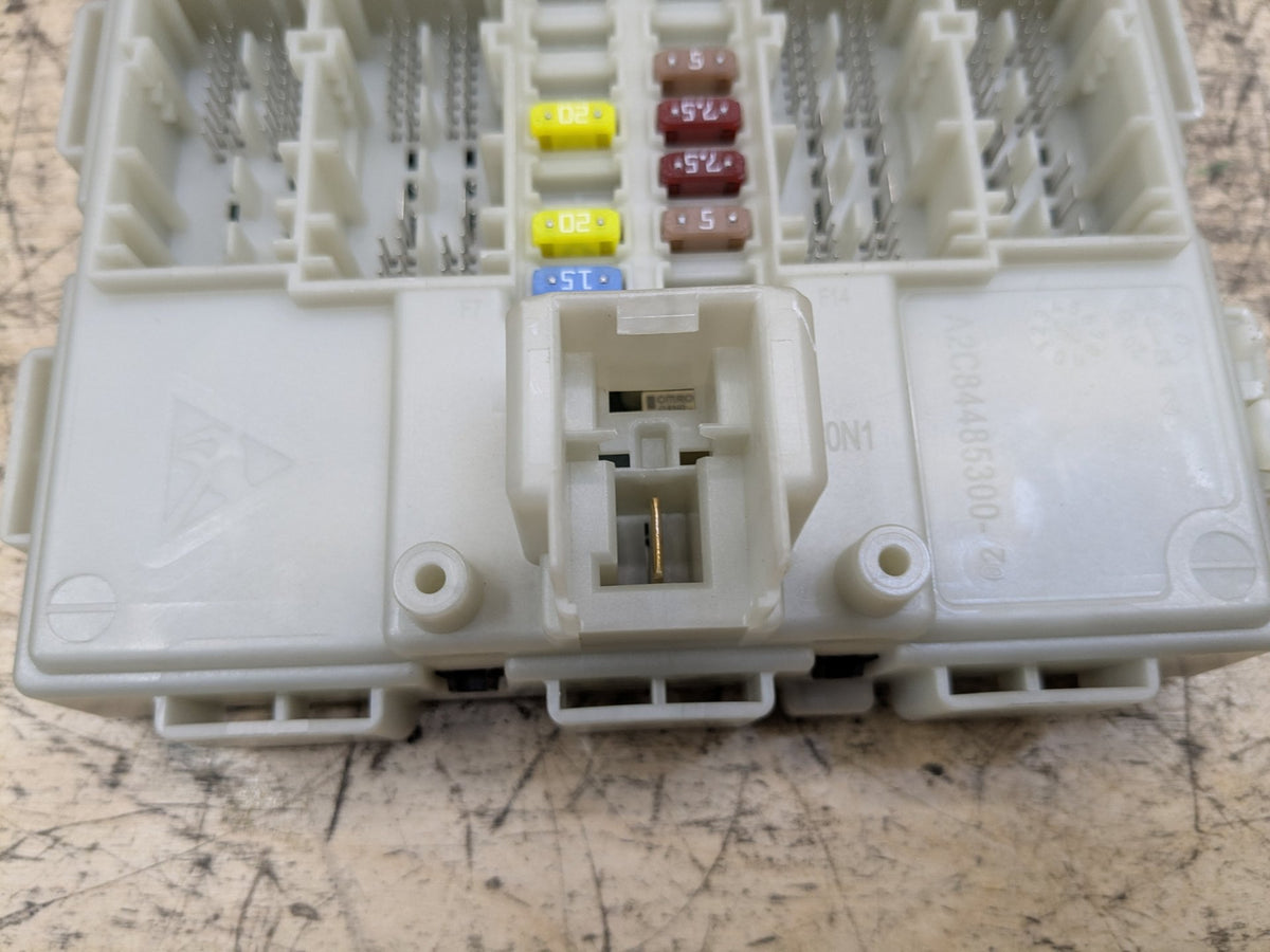 2018-2023 BMW M550i G30 Bdc Body Domain Fem Control Module w/ Key 8801716 OEM