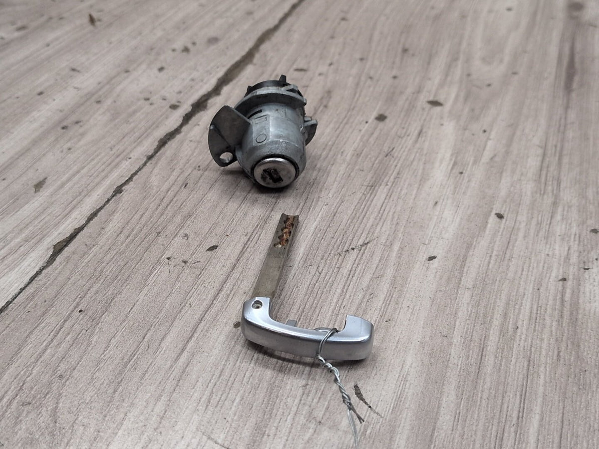 2012-2018 BMW M6 F06 Front Left Driver Key Lock Mechanism w/ Key 7312871 OEM
