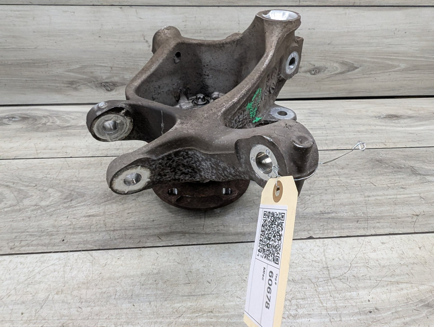 2011-2016 BMW 535i F10 Rear Right Passenger Spindle Knuckle w/ Bearing 6793770