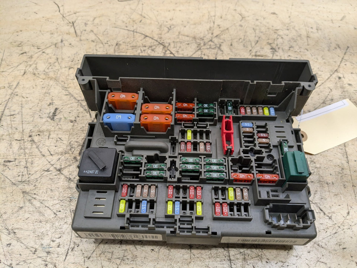 2007-2013 BMW 328i E92 Front Power Distribution Fuse Box 9119444 OEM