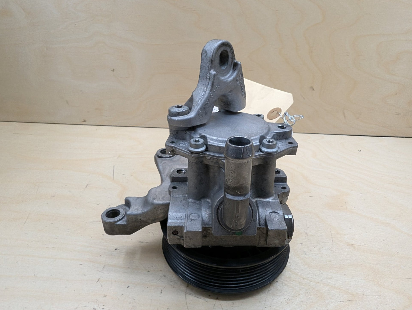 06-13 OEM BMW E82 E88 E90 E92 E93 Hydraulic Power Steering Pump Pulley N54 N55