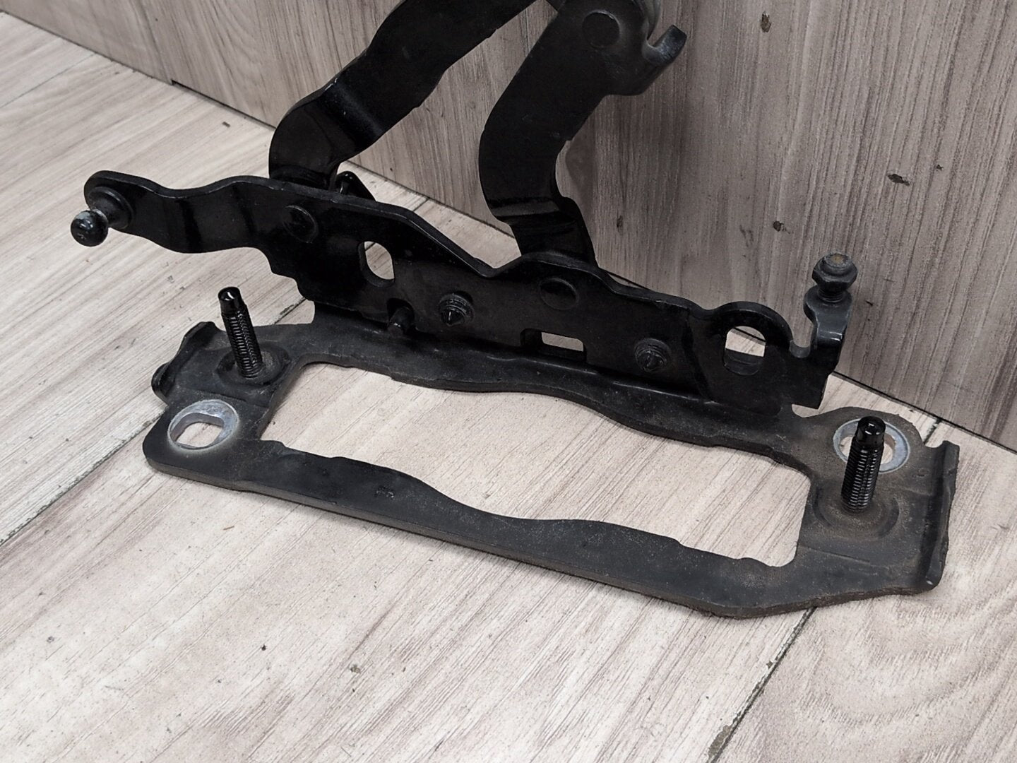 2009-2012 Mercedes-Benz E550 W212 Hood Bonnet Hinges SET A2048800228 OEM
