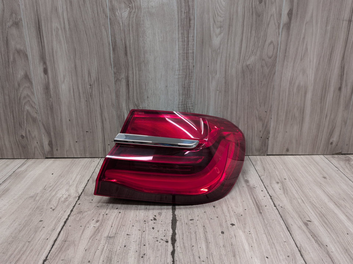 16-19 OEM BMW G11 G12 740 750 M760 B7 Rear Right Passenger Outer LED Tail Light
