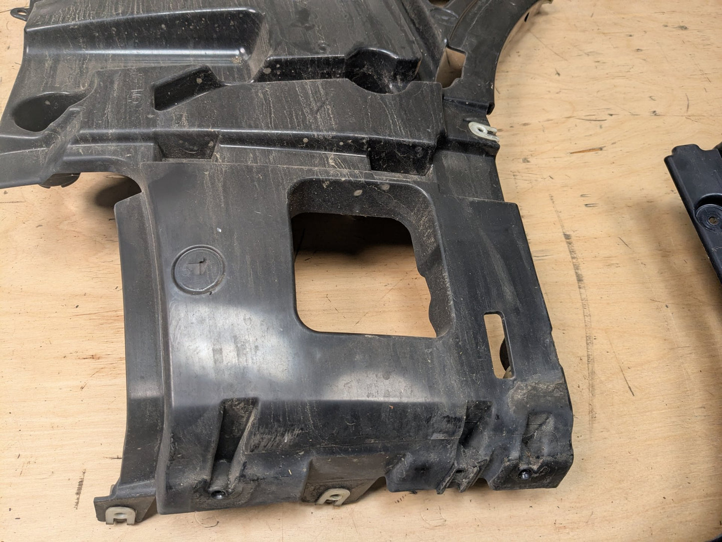 18-21 BMW G01 F97 X3 Rear Bumper Right Passenger Side Brackets Mounts Supports