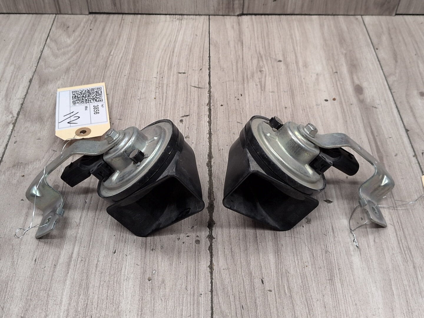 2019-2026 BMW 330i G20 Alarm Horns SET 7492206