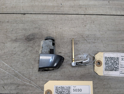 2014 - 2019 BMW 340 F34 Front Left Driver Key Lock Mechanism w/ Key 7162437 B58B30M0