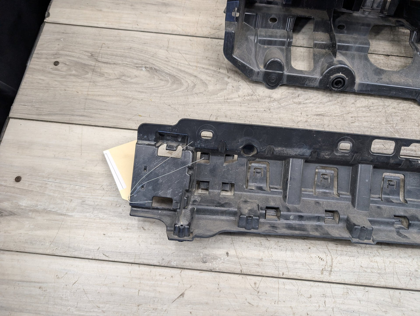 2019-2026 BMW X5 G05 Rear Center Middle Bumper Guide Support Brackets SET 7420650
