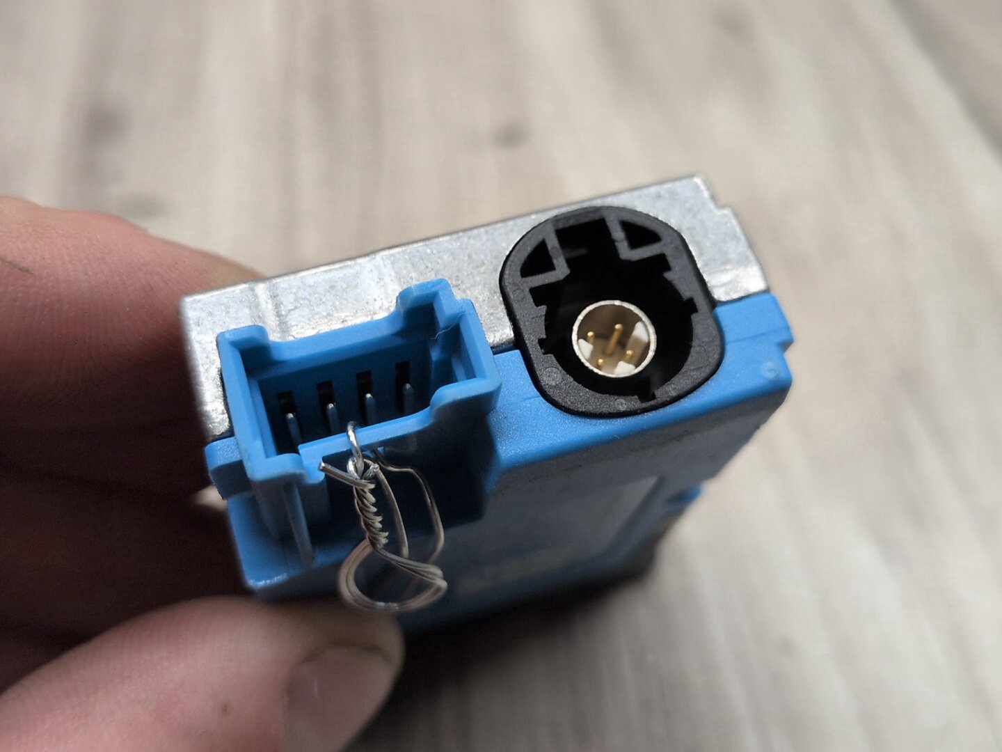 2022 BMW M340i G20- AUX/ USB Charger Port Socket PN: 8711939