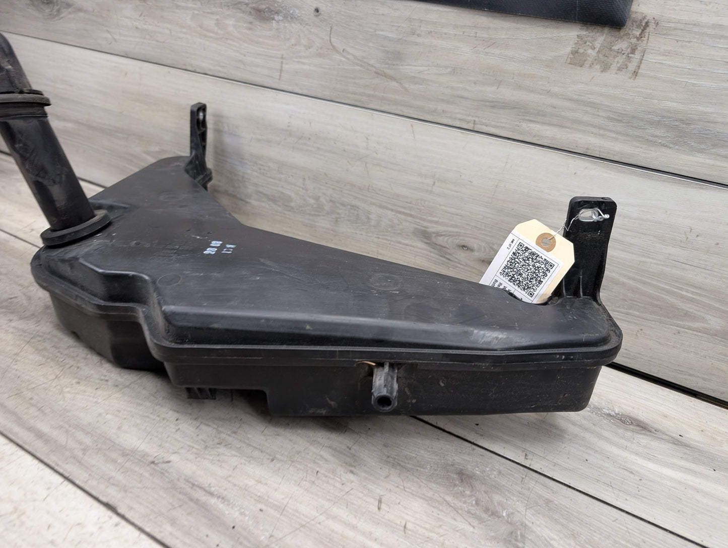 2009 - 2017 Audi Q5 8R Windshield Reservoir Tank Assembly 8R0955453B EA888